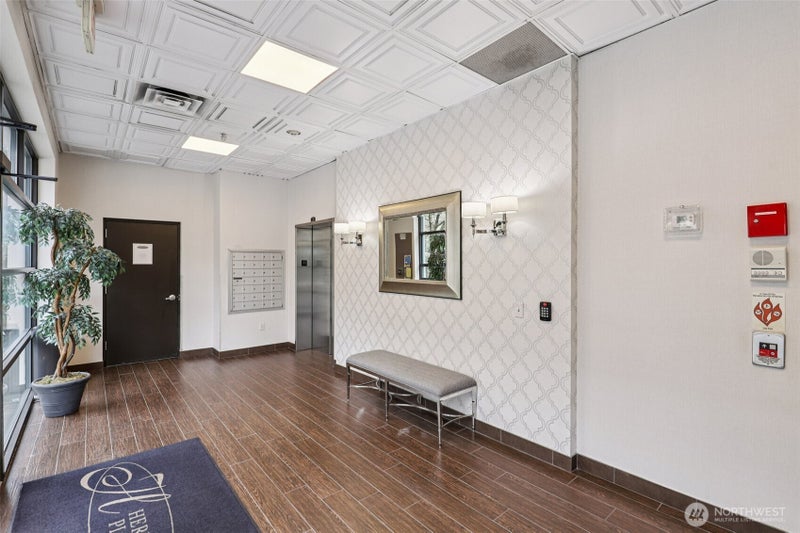 300 W 8th Street 209