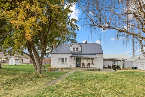 Photo of 4671 Robinson Canyon Road, Ellensburg, WA 98926 (MLS # 2447776) Photo of 4671 Robinson Canyon Road, Ellensburg, WA 98926 (MLS # 2447776)