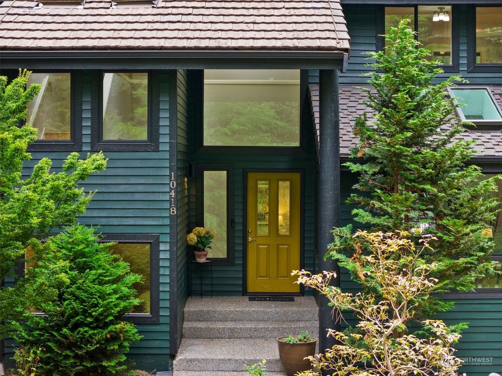 Photo of 10418 210th Street SE, Snohomish, WA 98296 (MLS # 2286109)