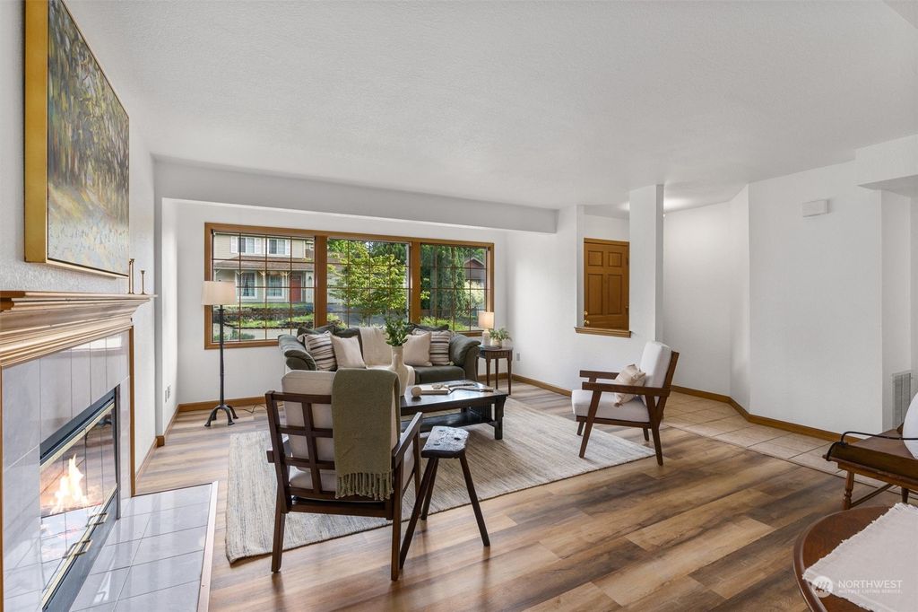 Photo of 12608 NE 81st Place, Kirkland, WA 98033 (MLS # 2069355)