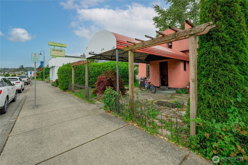 2058 Main Street