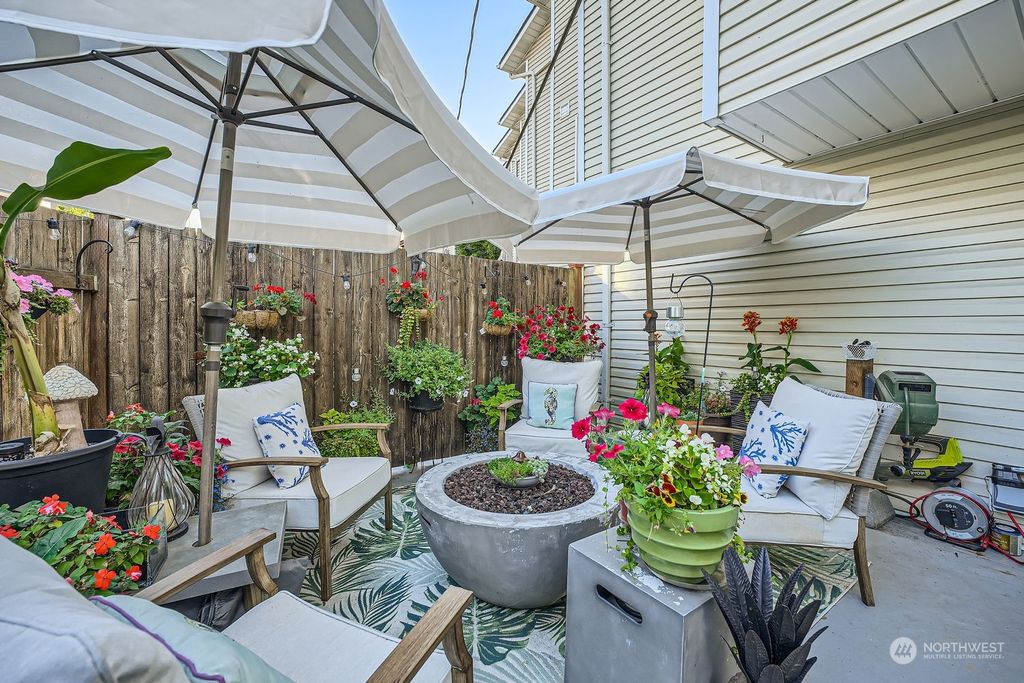 Photo of 2629 SW Nevada Street #101, Seattle, WA 98126 (MLS # 2282360)