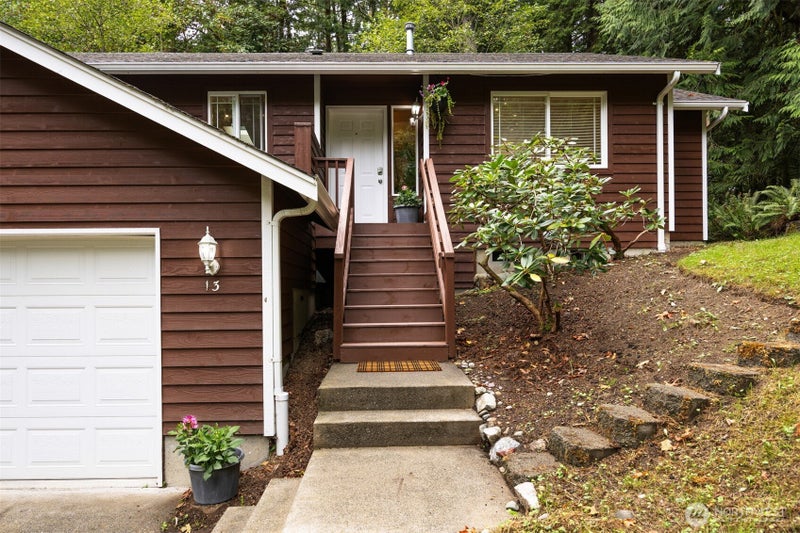 13 Rocky Ridge Drive
