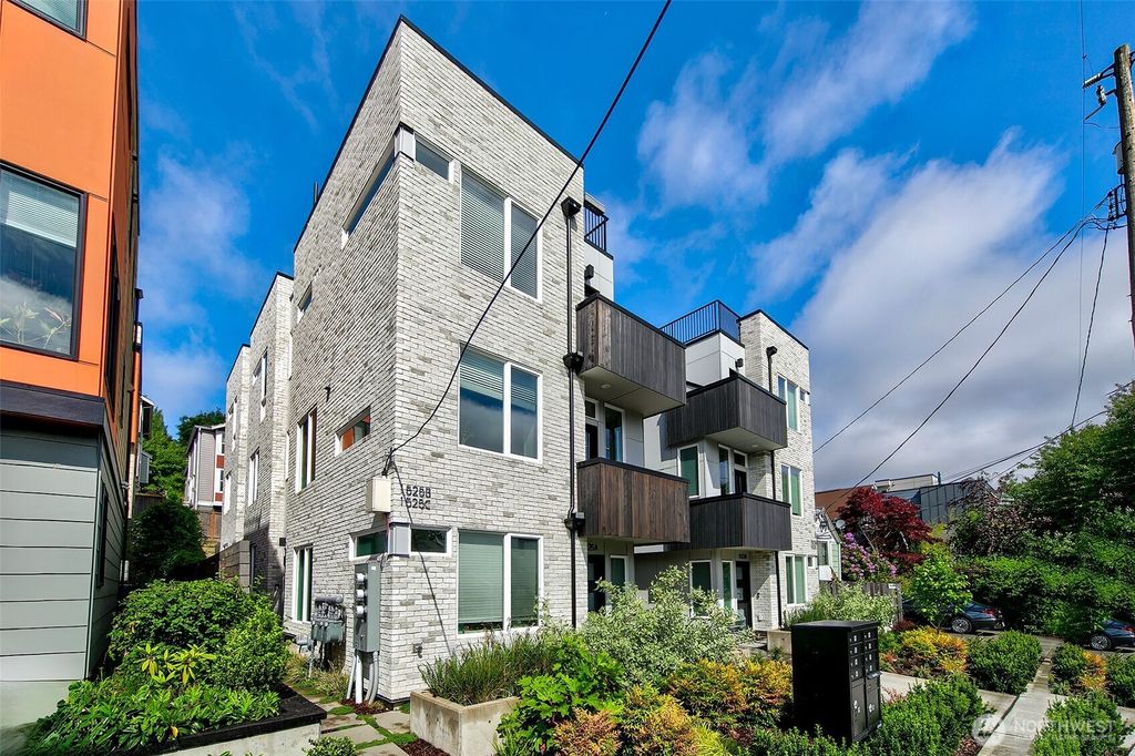 Photo of 1525 C 17th Avenue S, Seattle, WA 98144 (MLS # 2467486)