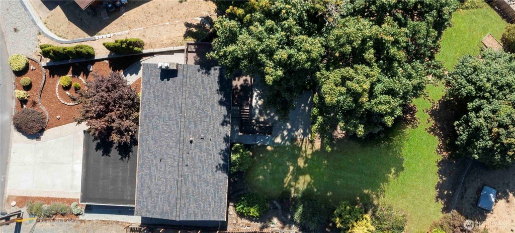 Photo of 21328 96th Avenue S, Kent, WA 98031 (MLS # 2421325)