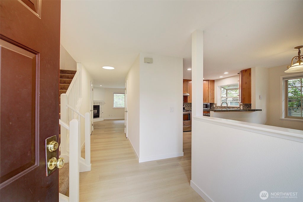 Photo of 10248 NE 138th Place #B3, Kirkland, WA 98034 (MLS # 2591450)