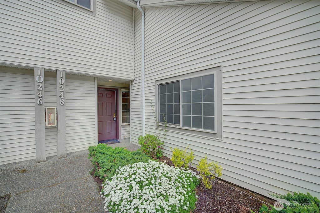 Photo of 10248 NE 138th Place #B3, Kirkland, WA 98034 (MLS # 2591450)