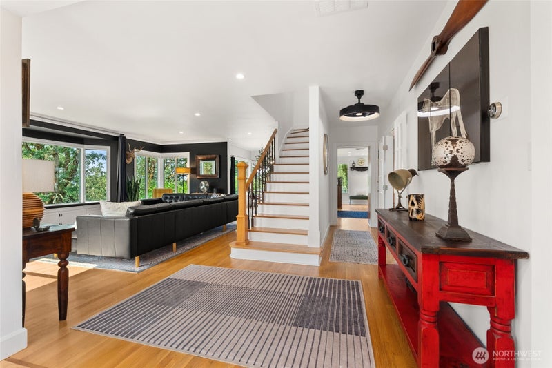 177 NE Fair Oaks Terrace