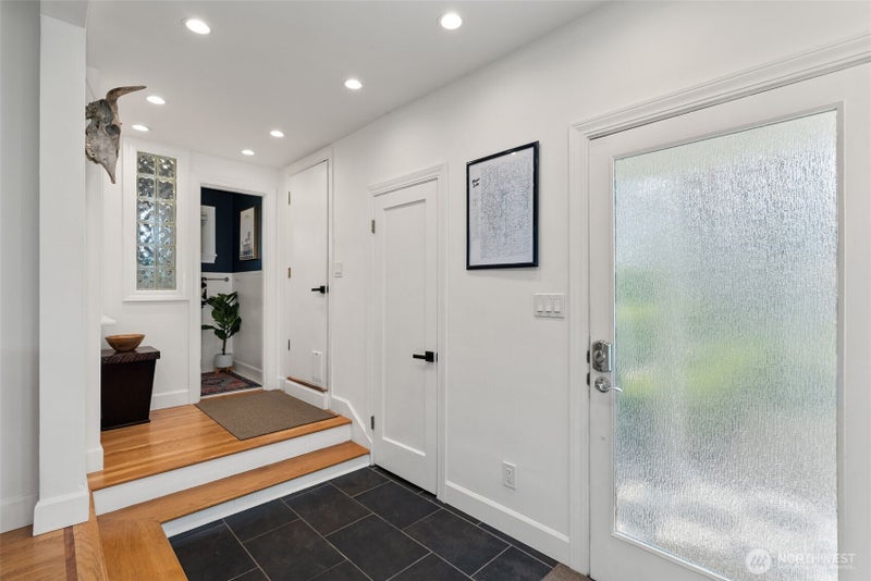 177 NE Fair Oaks Terrace