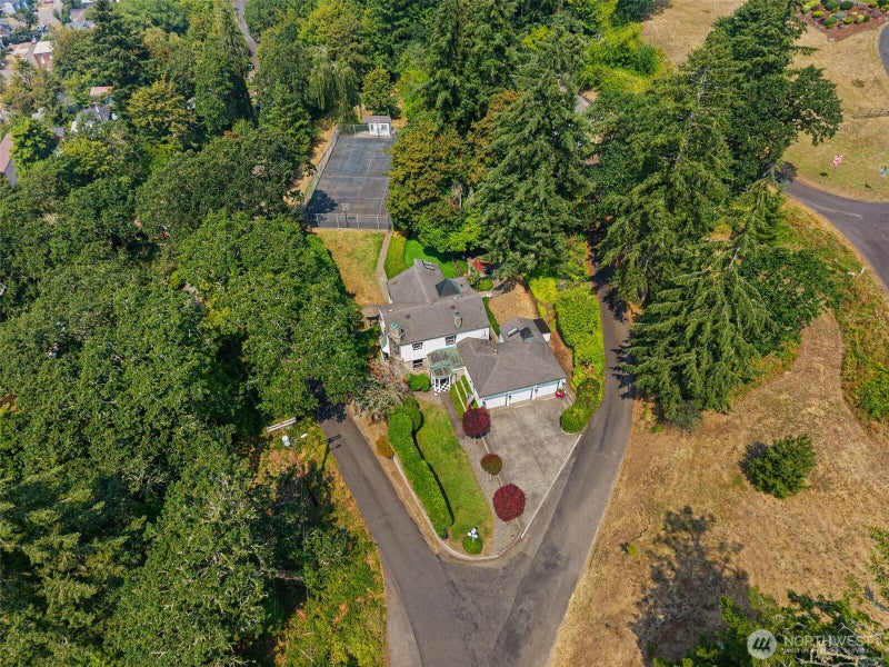 177 NE Fair Oaks Terrace