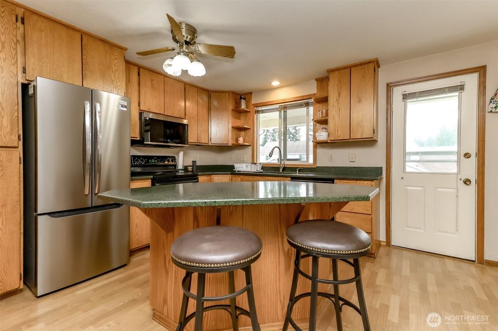 Photo of 32612 3rd Place S #18C, Federal Way, WA 98003 (MLS # 2483040)