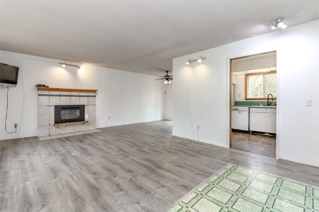 Photo of 29818 21st Avenue S, Federal Way, WA 98003 (MLS # 2192716)