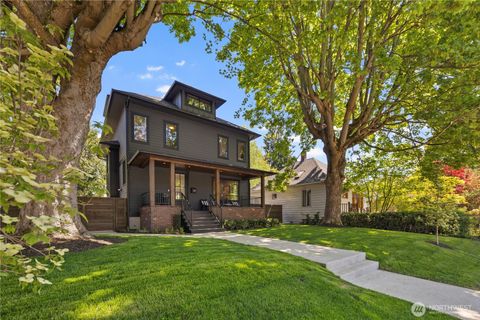 3018 22nd Avenue W Seattle WA 98199
