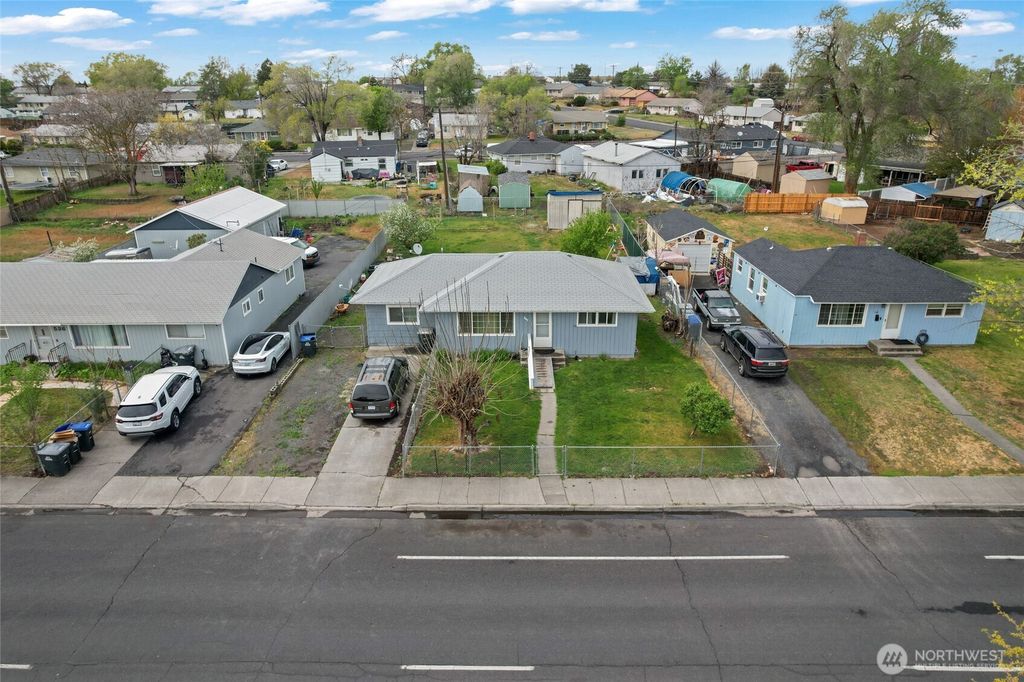 Photo of 542 N Central Drive, Moses Lake, WA 98837 (MLS # 2512742)