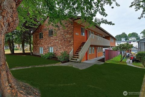 Photo of 3306 Hoyt Avenue #202, Everett, WA 98201 (MLS # 2481237)