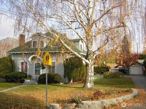 Photo of 323 S Division Street, Cashmere, WA 98815 (MLS # 2444645)