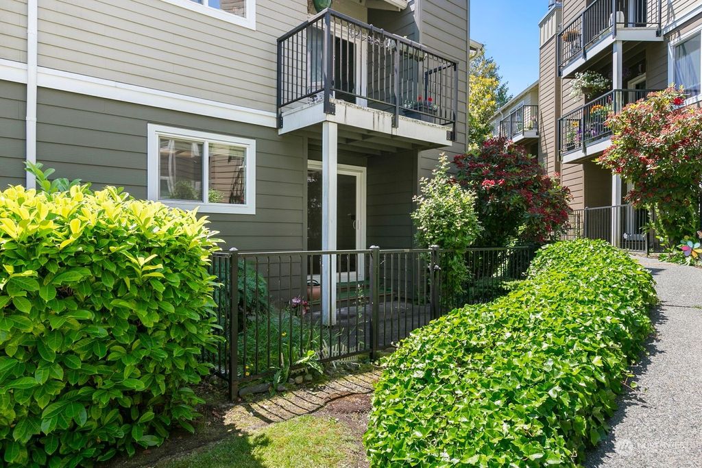 Photo of 820 Cady Road #F101, Everett, WA 98203 (MLS # 2263902)