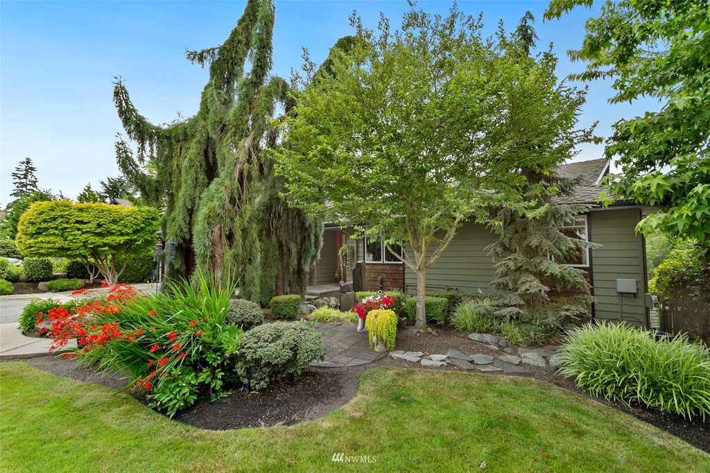 Photo of 9406 60th Avenue W, Mukilteo, WA 98275 (MLS # 1969989)