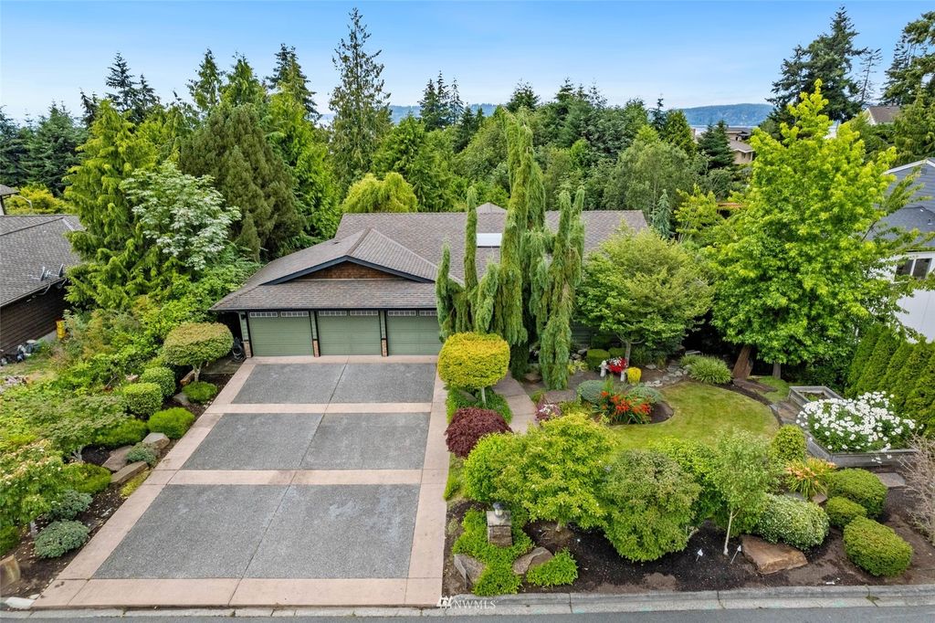 Photo of 9406 60th Avenue W, Mukilteo, WA 98275 (MLS # 1969989)