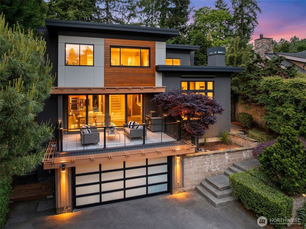 Photo of 530 Alexander Avenue, Kirkland, WA 98033 (MLS # 2383073)