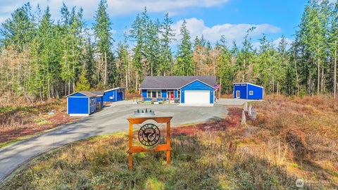 Photo of 3237 Hilberg Ln, Clinton, WA 98236 (MLS # 2491675)
