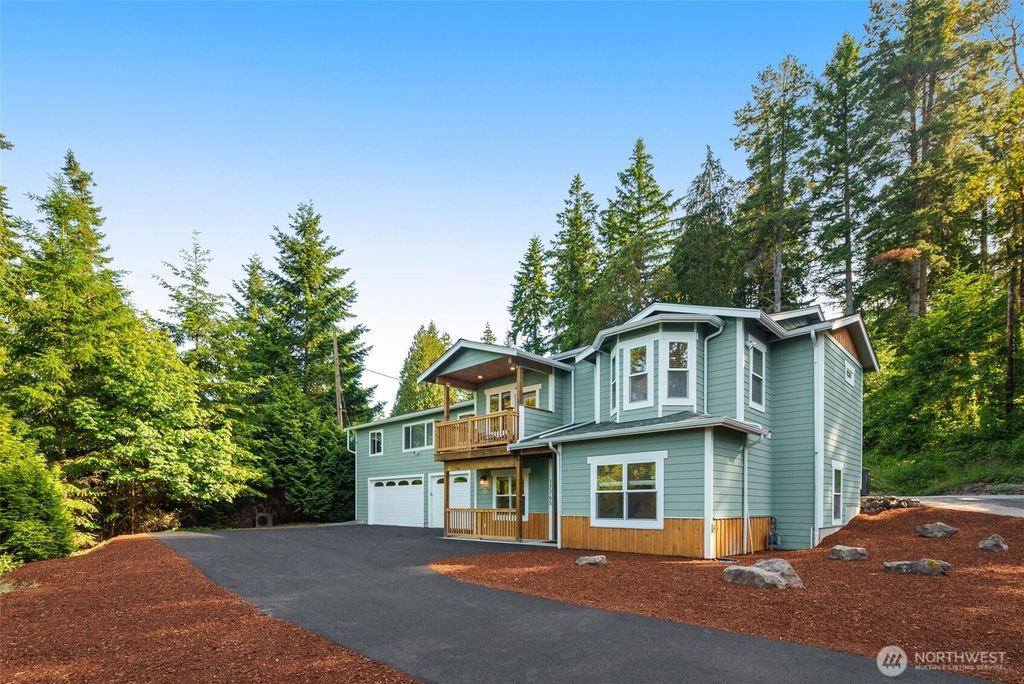 Photo of 17765 25th Avenue NE, Shoreline, WA 98155 (MLS # 2389210)