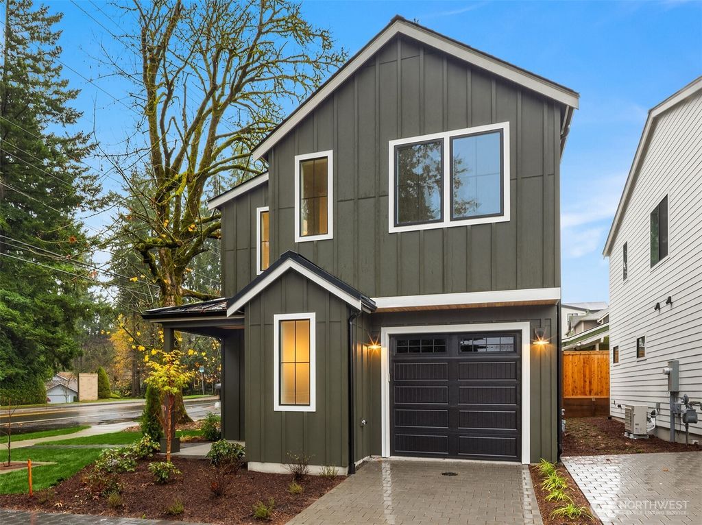 Photo of 13131 NE 87th Lane, Kirkland, WA 98033 (MLS # 2522777)