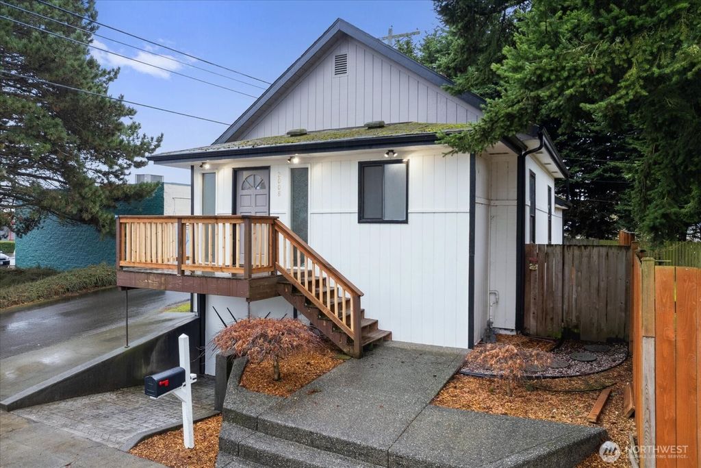 Photo of 2008 16th Street, Everett, WA 98201 (MLS # 2334302)