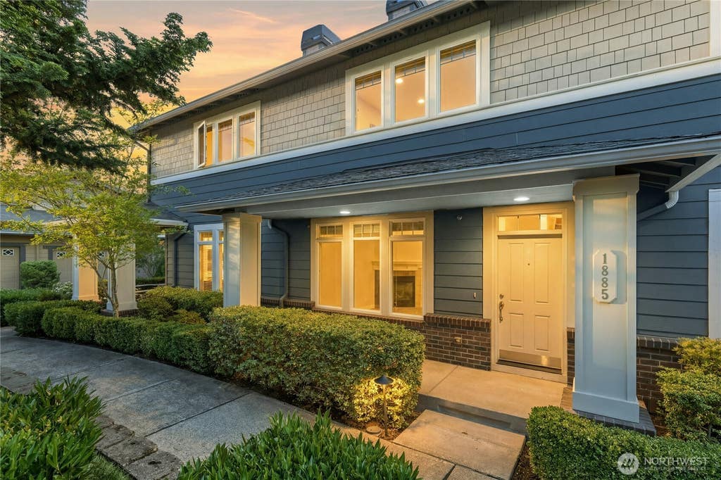 Photo of 1885 11th Lane NE #1308, Issaquah, WA 98029 (MLS # 2552000)
