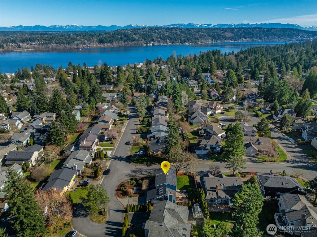 Photo of 16927 NE 38th Place, Bellevue, WA 98008 (MLS # 2489524)