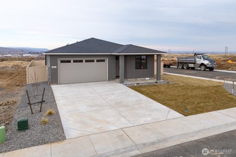 Photo of 1180 9th Avenue NE, Ephrata, WA 98823 (MLS # 2339487)