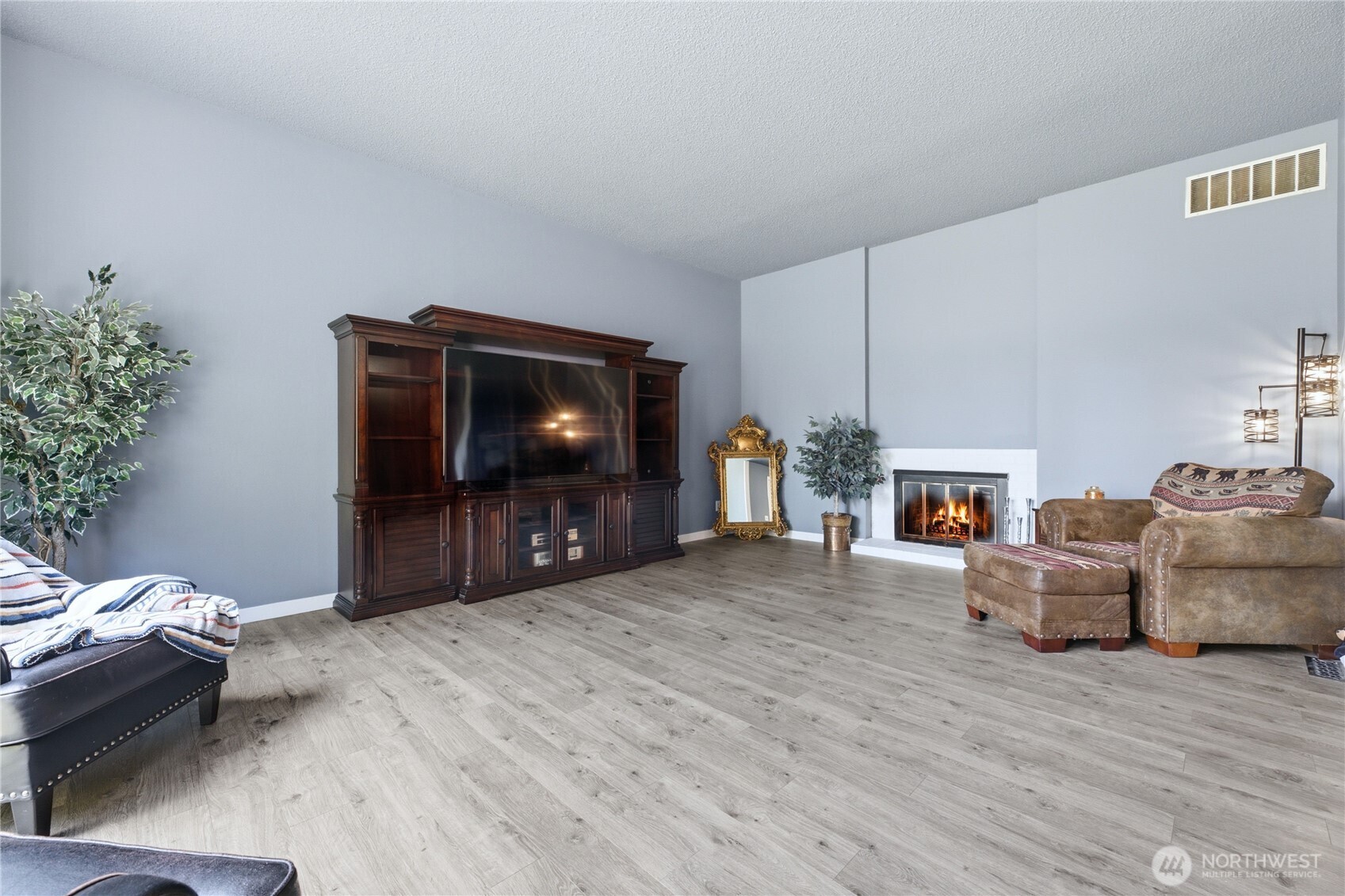 7010 TOPAZ Drive SW