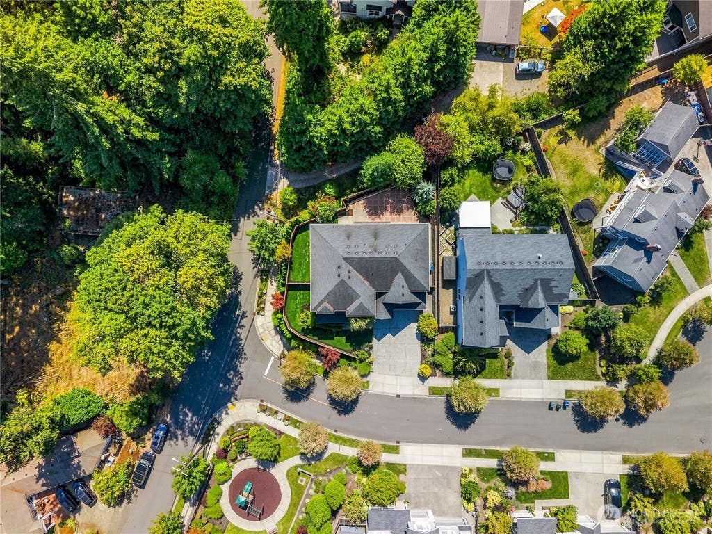 Photo of 10833 NE 190th Place, Bothell, WA 98011 (MLS # 2571427)