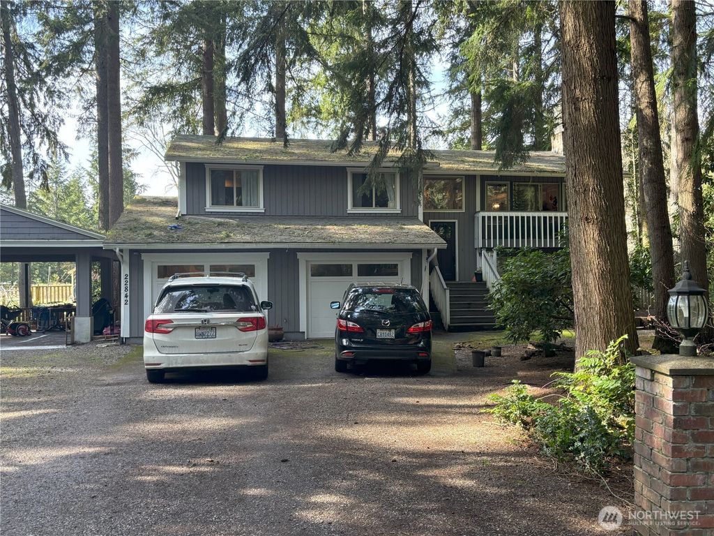 Photo of 22842 NE 42nd Street, Redmond, WA 98053 (MLS # 2397001)