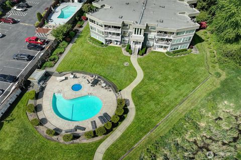 Photo of 4214 W Lake Sammamish Parkway NE #202, Redmond, WA 98052 (MLS # 2535056)