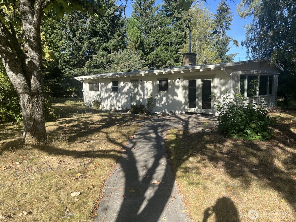 Photo of 18101 Beall Road SW, Vashon, WA 98070 (MLS # 2590315)