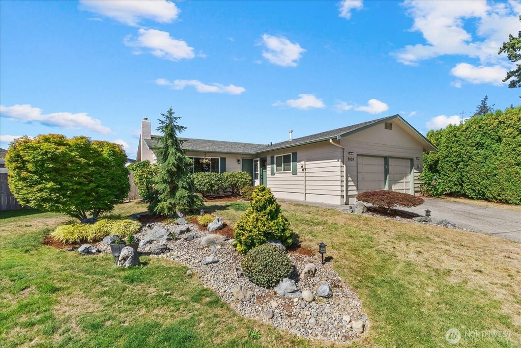 Photo of 2003 S 301st Place, Federal Way, WA 98003 (MLS # 2422216)