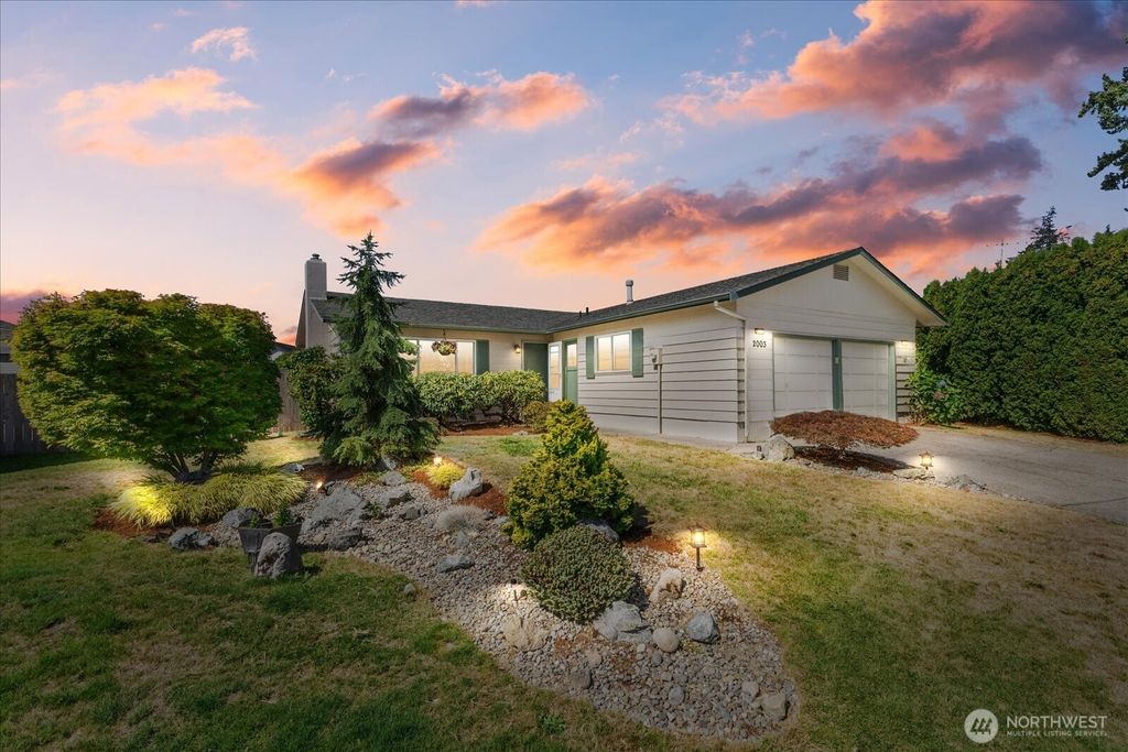 Photo of 2003 S 301st Place, Federal Way, WA 98003 (MLS # 2422216)