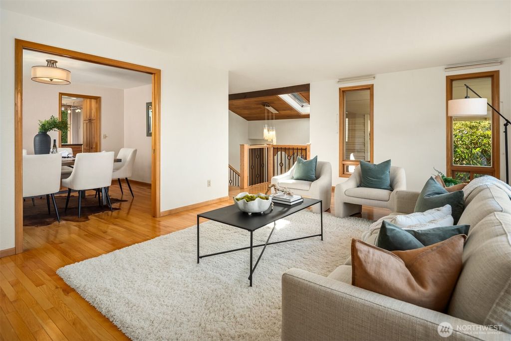 Photo of 6114 104th Avenue NE, Kirkland, WA 98033 (MLS # 2486578)