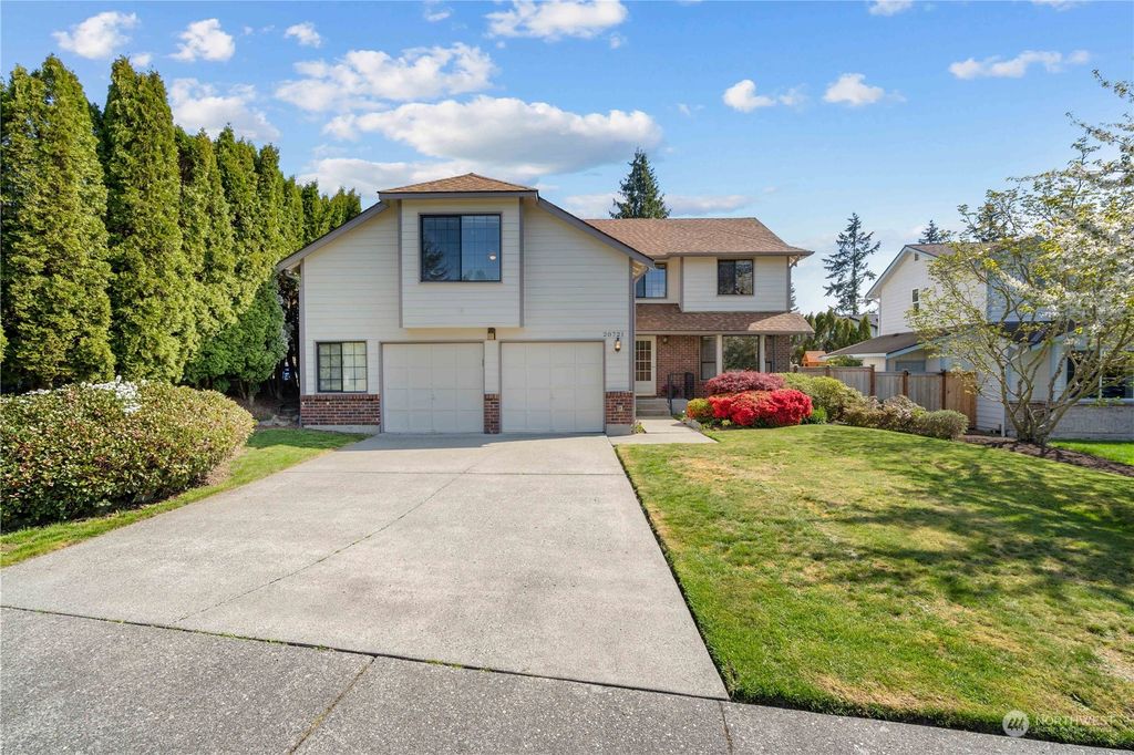 Photo of 20721 33rd Avenue W, Lynnwood, WA 98036 (MLS # 2051734)