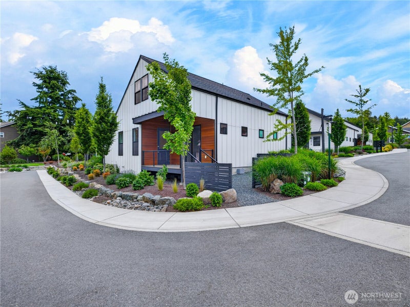 3914 Crosswinds Court