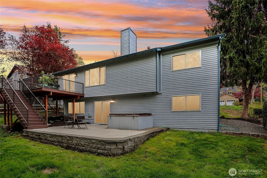 Photo of 10816 183rd Avenue NE, Redmond, WA 98052 (MLS # 2507979)