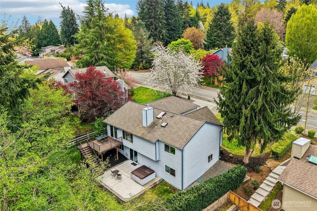 Photo of 10816 183rd Avenue NE, Redmond, WA 98052 (MLS # 2507979)