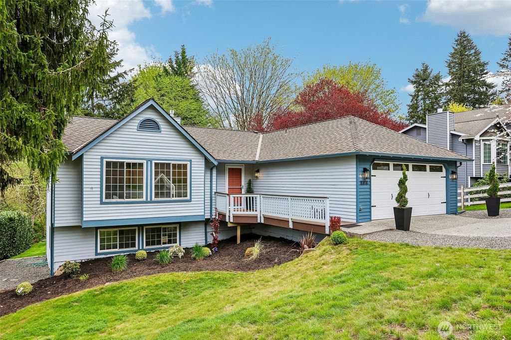 Photo of 10816 183rd Avenue NE, Redmond, WA 98052 (MLS # 2507979)