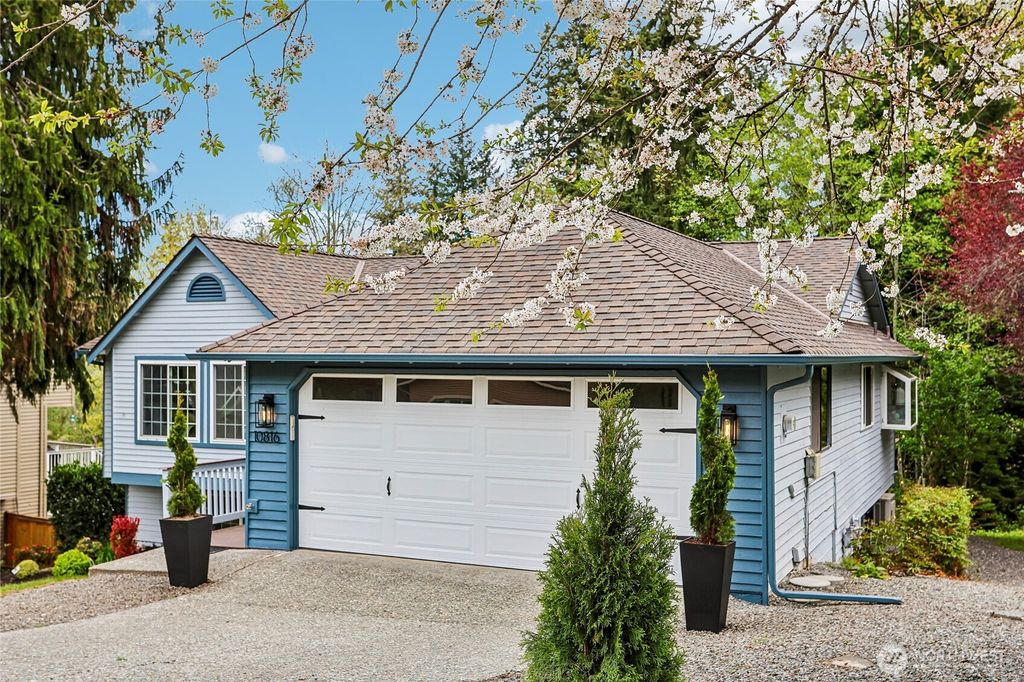 Photo of 10816 183rd Avenue NE, Redmond, WA 98052 (MLS # 2507979)