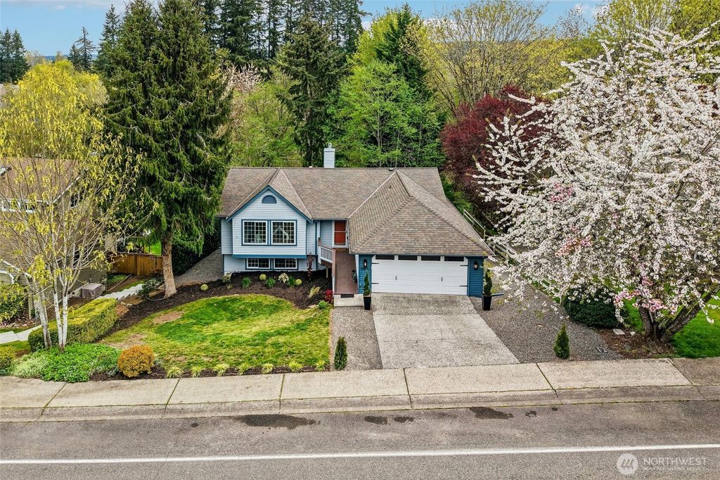 Photo of 10816 183rd Avenue NE, Redmond, WA 98052 (MLS # 2507979)