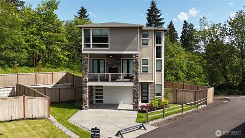 3853 95th Avenue E Edgewood WA 98371