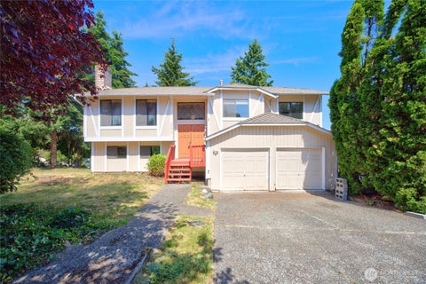 Photo of 26415 Carnaby Way, Kent, WA 98032 (MLS # 2545855)