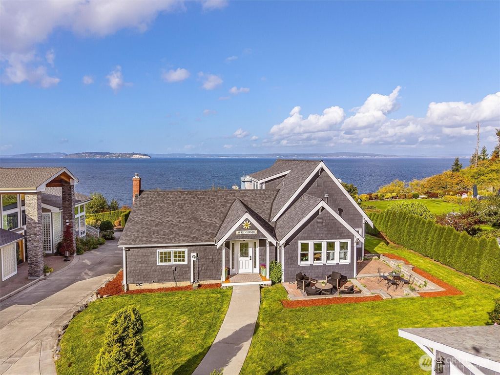 Photo of 1539 Mukilteo Lane, Mukilteo, WA 98275 (MLS # 2447427)
