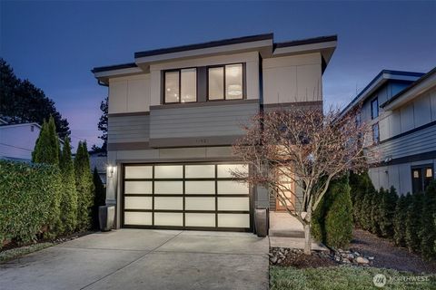 Photo of 11421 NE 88th Street, Kirkland, WA 98033 (MLS # 2489699)